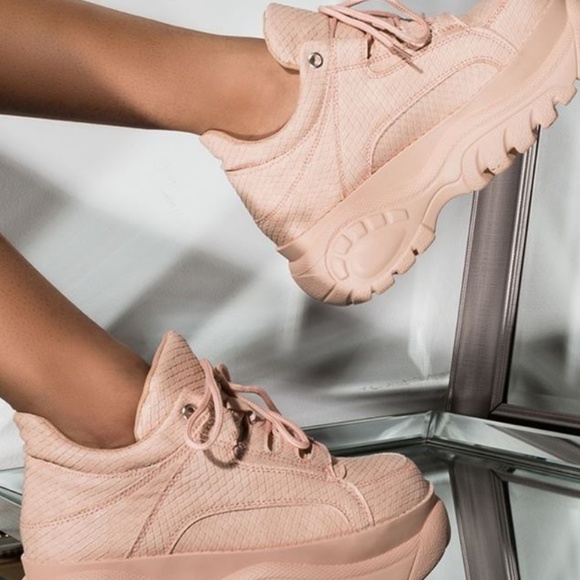 CAPE ROBBIN - Picture 3 of 7